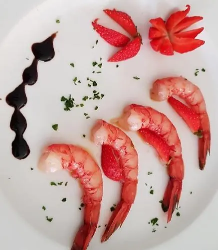 Le Giare 马里纳-迪-皮特拉桑塔