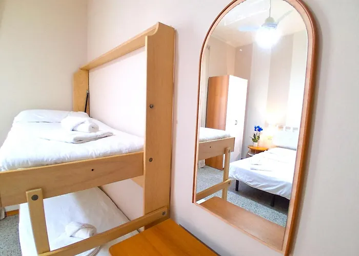 Le Giare 马里纳-迪-皮特拉桑塔